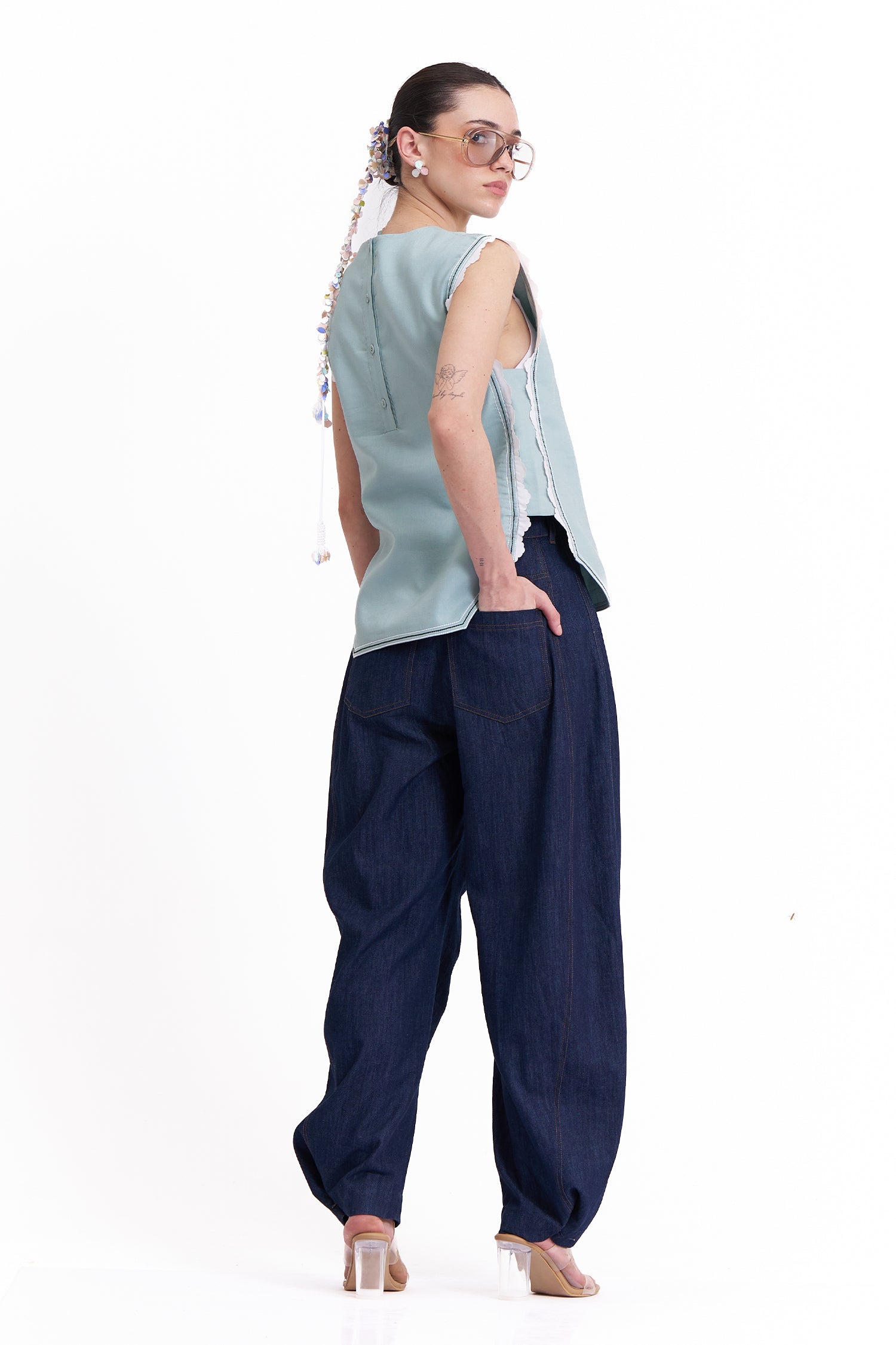 BARNHOUSE OVERLAY
WITH BASQUE PANTS