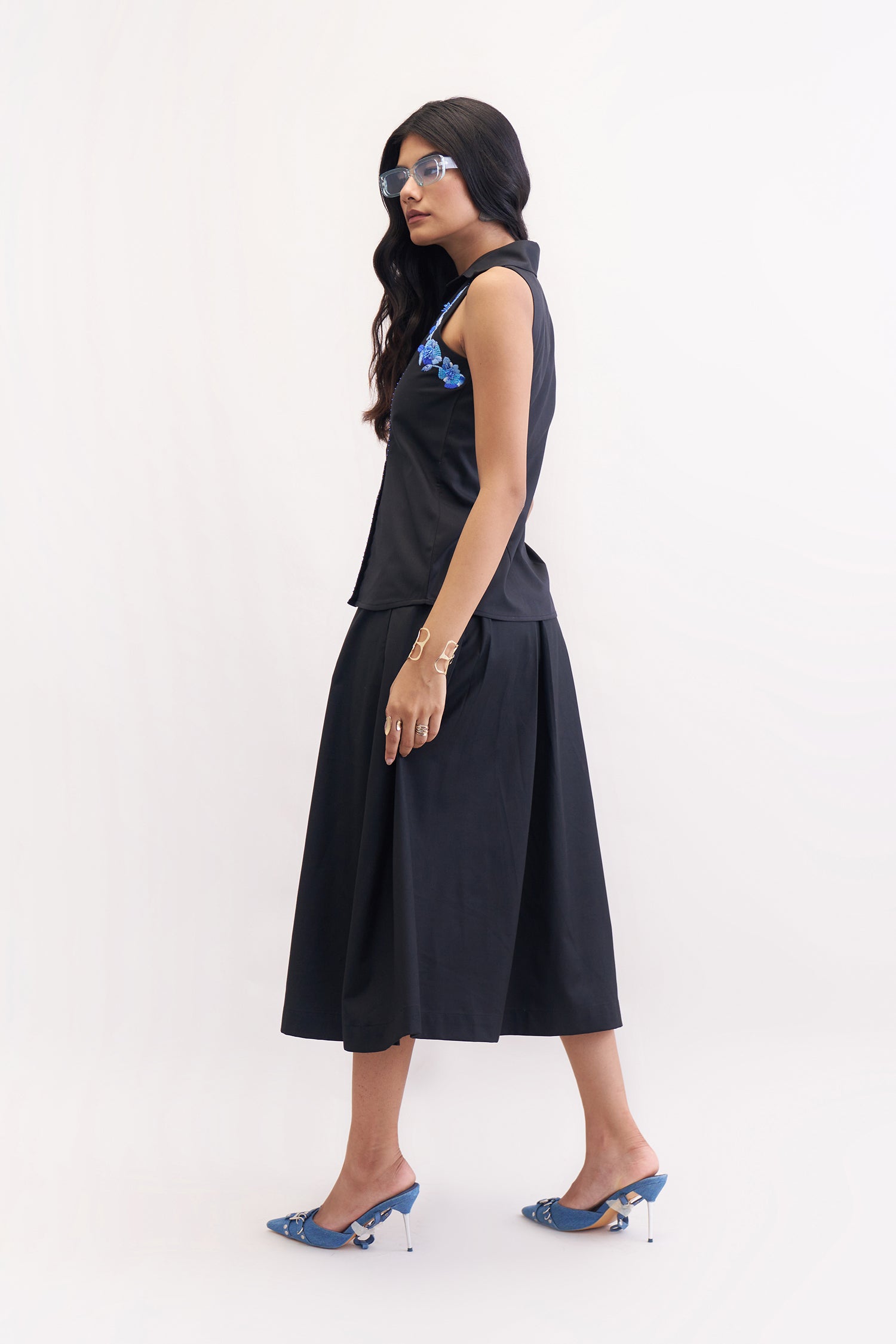 GROOVY CROPPED SHIRT & SKIRT BLACK