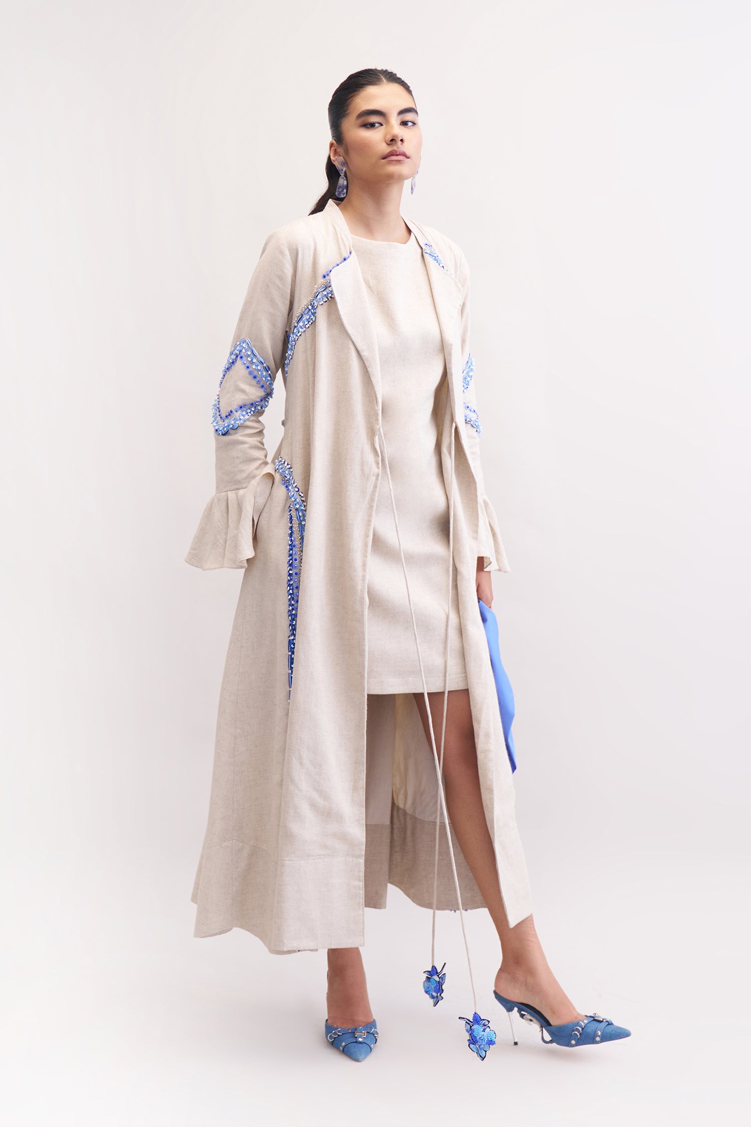 ANTARA SHORT DRESS WITH BOUELVARD CAPE SET