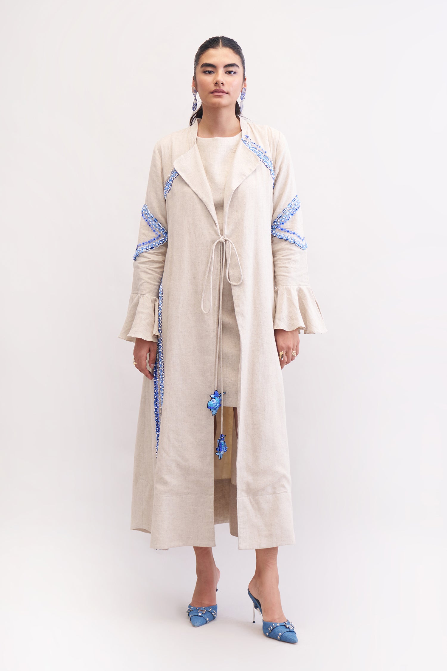 ANTARA SHORT DRESS WITH BOUELVARD CAPE SET