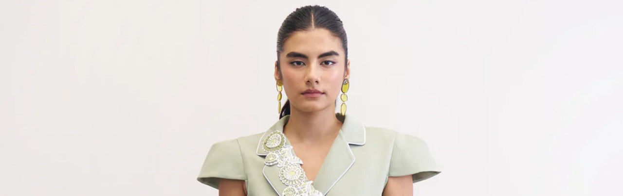 Classic Femininity: Colour Harmony for Elegant Fashion