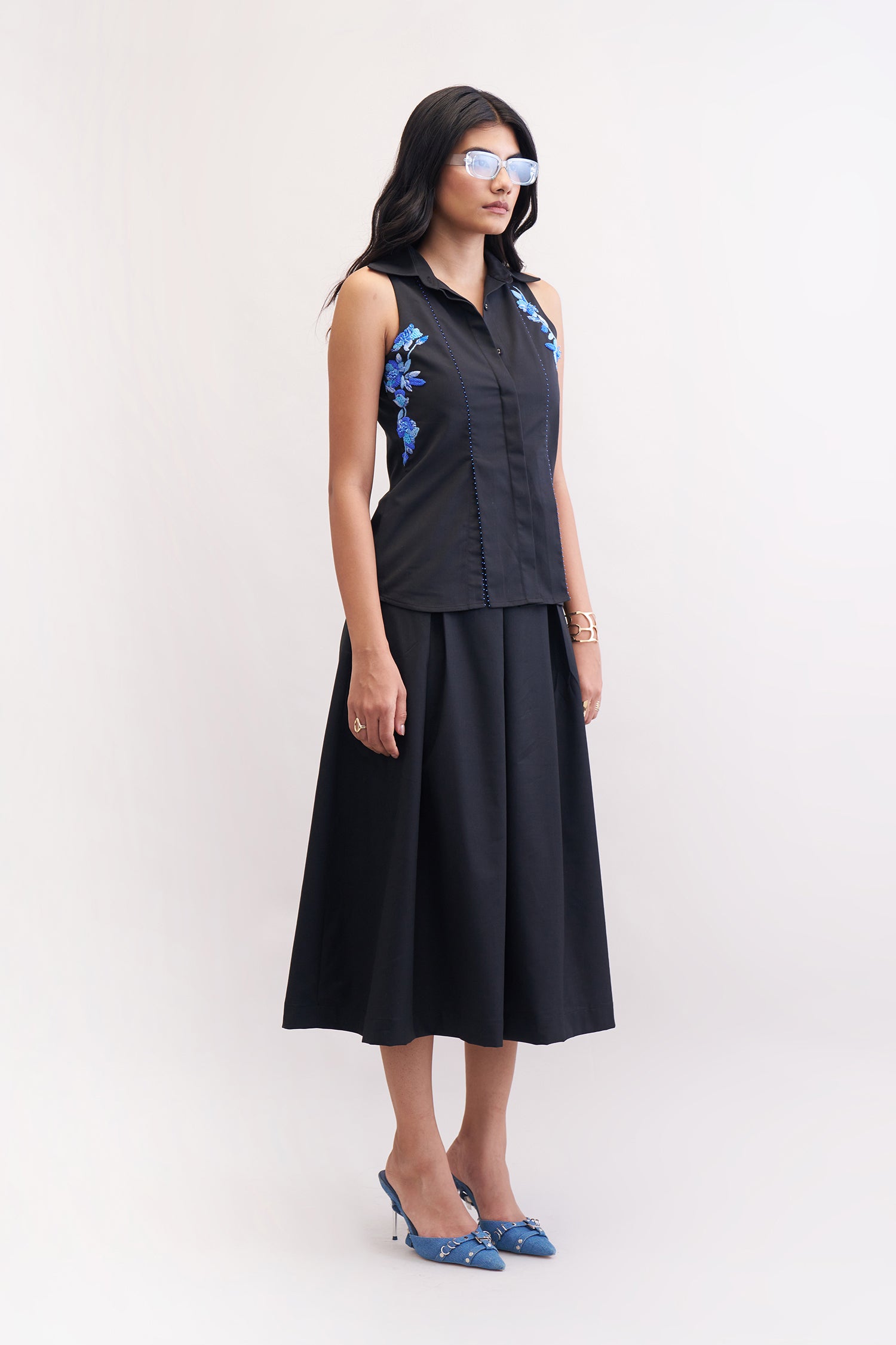 GROOVY CROPPED SHIRT & SKIRT BLACK