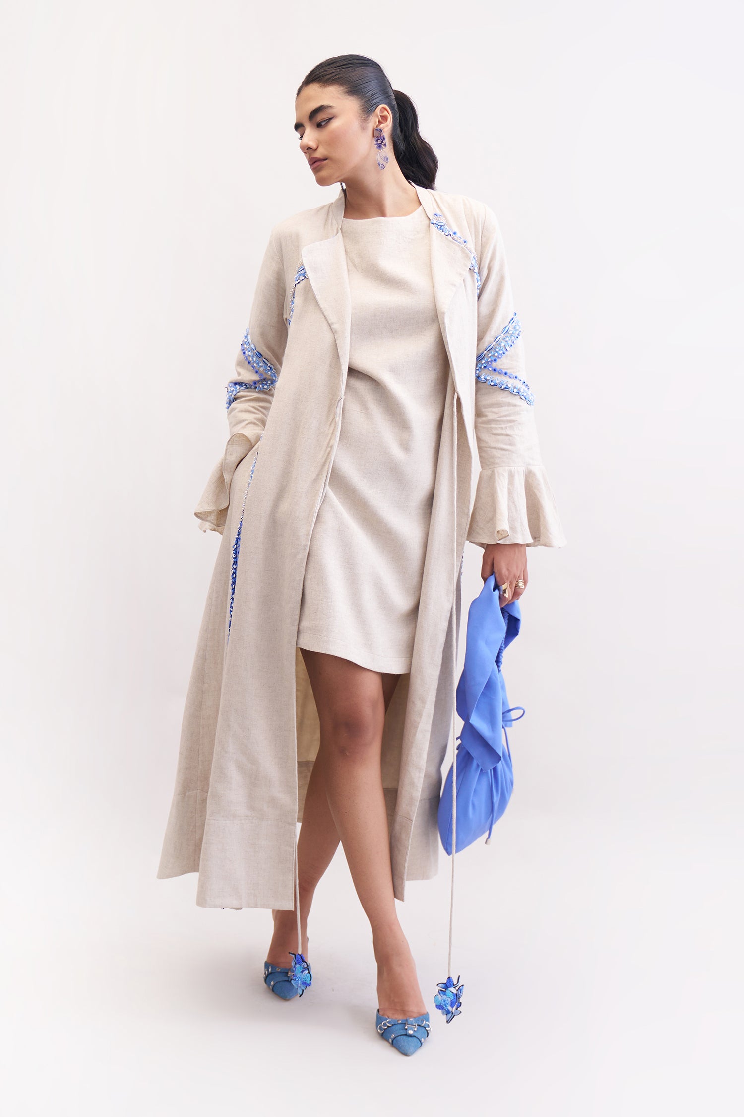 ANTARA SHORT DRESS WITH BOUELVARD CAPE SET